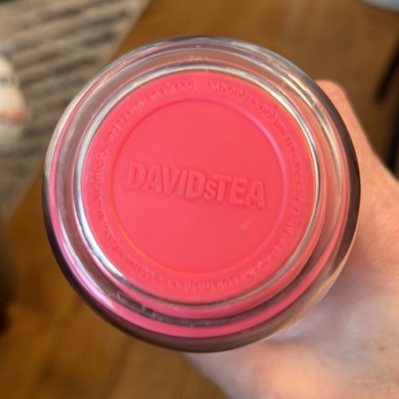 David’s Tea “Mittens” Pink Plastic Mitten Tumbler with Strainer - Picture 4 of 6